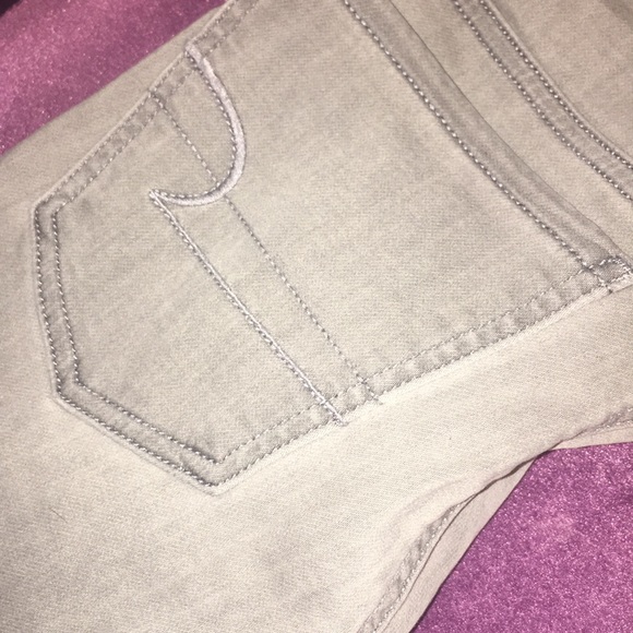 American Eagle Jeans - Picture 2 of 3